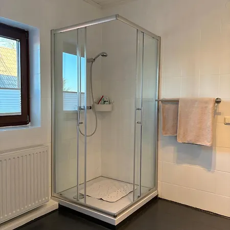 2-zimmer-wohnung Mit Moderner Ausstattung Tremsbuettel