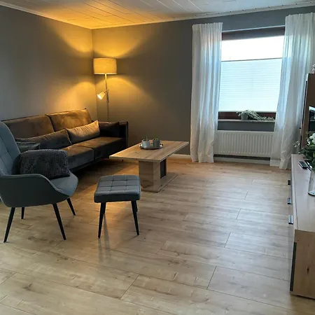 2-zimmer-wohnung Mit Moderner Ausstattung Apartment Tremsbuettel